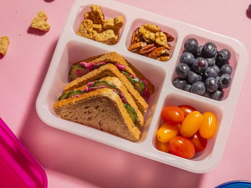 Co wrzucić do szkolnego lunchboxa, by dziecko było najedzone i szczęśliwe?