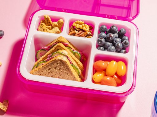 Energia na szóstkę! Czyli, jak skomponować zdrowe drugie śniadanie dla ucznia? Przepis Foodify!